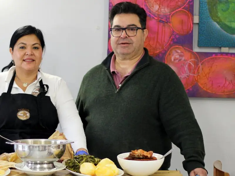 El popular cocido de Paradavella atrae a numerosos comensales los jueves