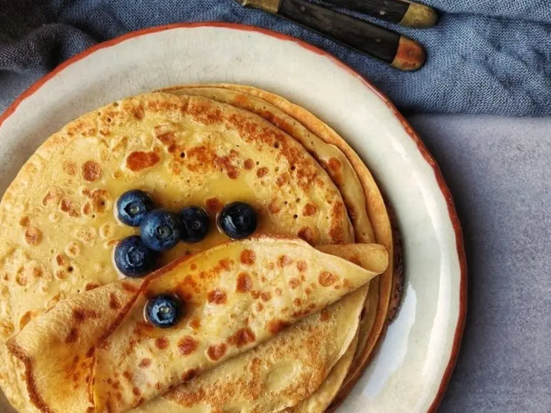 Receta de crepes ecológicos con miel y arándanos: saludable y sostenible