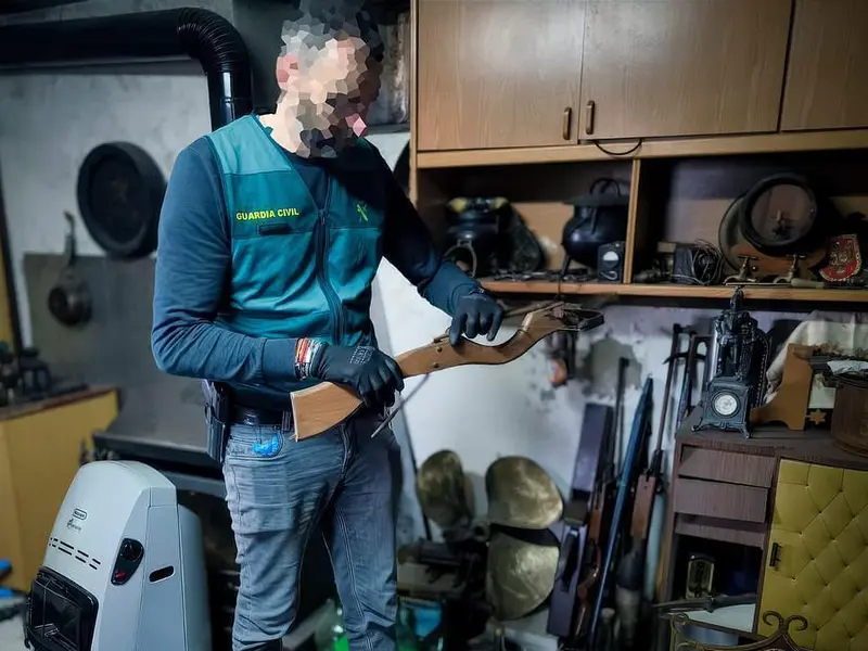 Detenidos dos hombres por robos en Oleiros y otros municipios del área