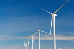 Dinamarca instala la primera turbina eólica con acero verde y palas reciclables