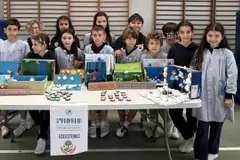 El colegio Hijas de Cristo Rey de Oleiros celebra una Feria de Ciencias