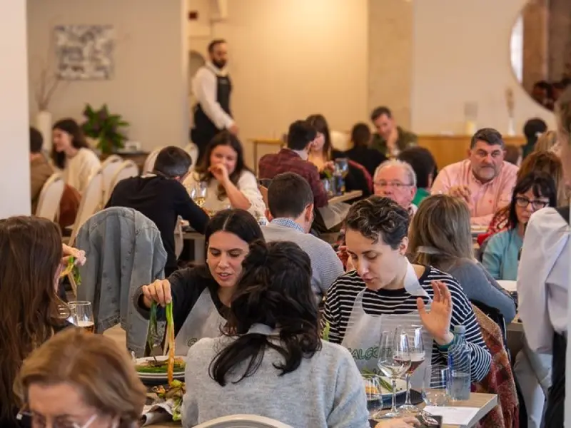 Makkan Club de Oleiros celebra jornadas de calçotadas de Cataluña