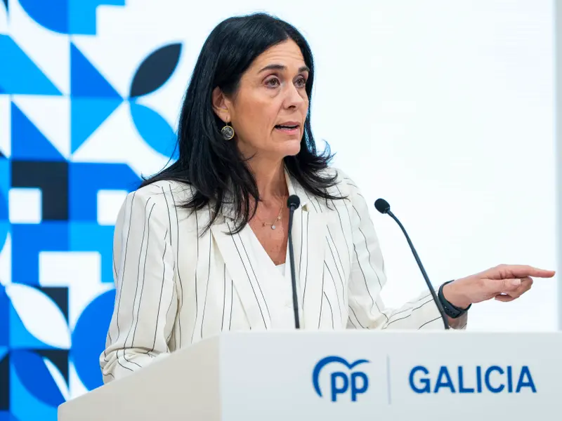 Paula Prado critica al alcalde de Oleiros por su actitud hacia una policía local