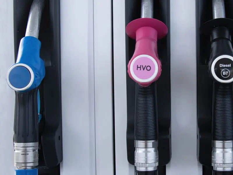 El HVO puro es un 92 % más caro que recargar un coche eléctrico en España