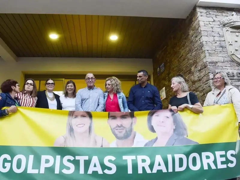 La Audiencia reabre la causa por injurias a concejales de Carral, incluidas palabras del alcalde de Oleiros