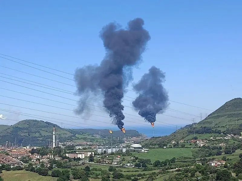 Vecinos piden anular construcción de planta electrolizadora cerca de viviendas en Vizcaya