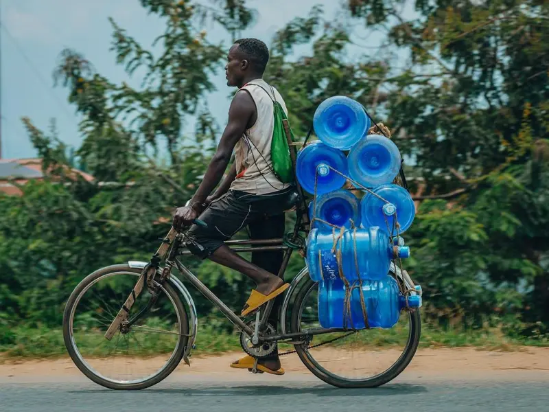 África impulsa la movilidad sostenible con un plan histórico de vehículos eléctricos