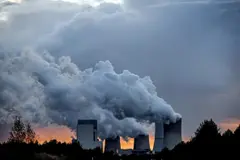 La UE reduce sus emisiones de gases invernadero un 40 % desde 1990 y enfrenta retos en el transporte