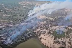 El incendio en Doñana amenaza zonas críticas del Parque Nacional