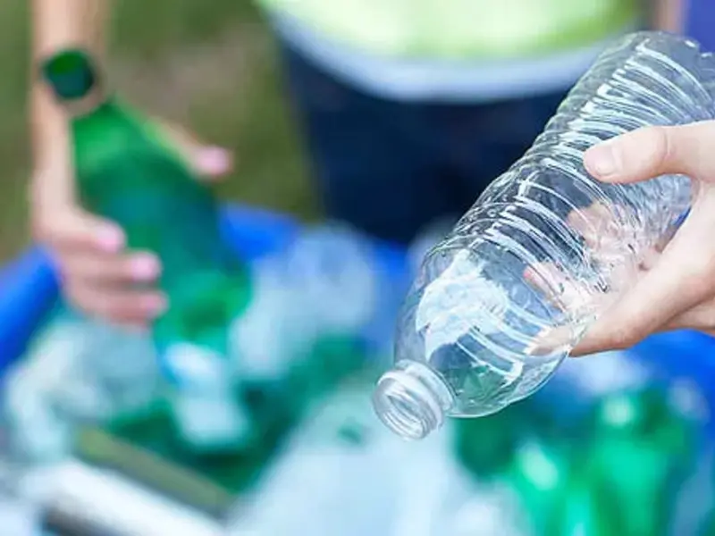 Investigadores españoles descubren obstáculos en el reciclaje biológico del PET cristalino