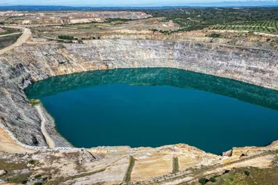 Protesta ecologista en Sevilla contra la reapertura de minas en Aznalcóllar