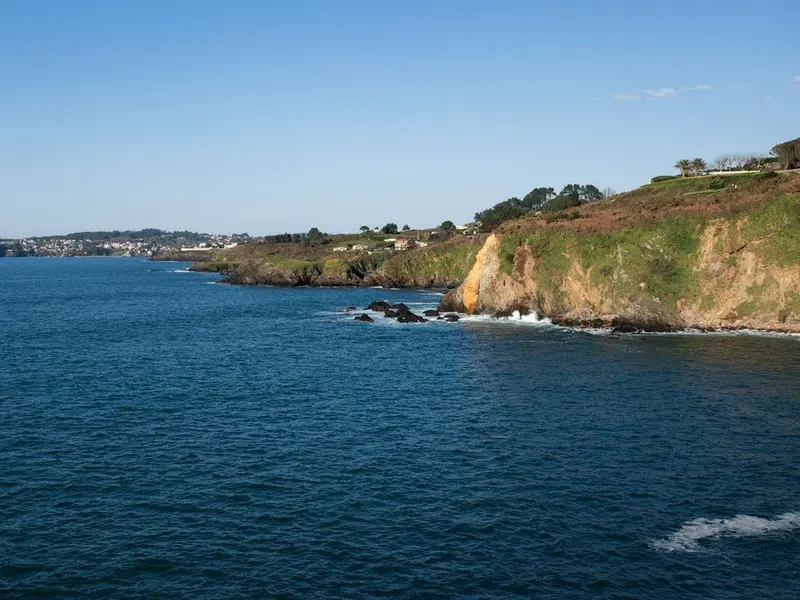 Oleiros adquiere terrenos para un nuevo paseo litoral entre Naval y Canide