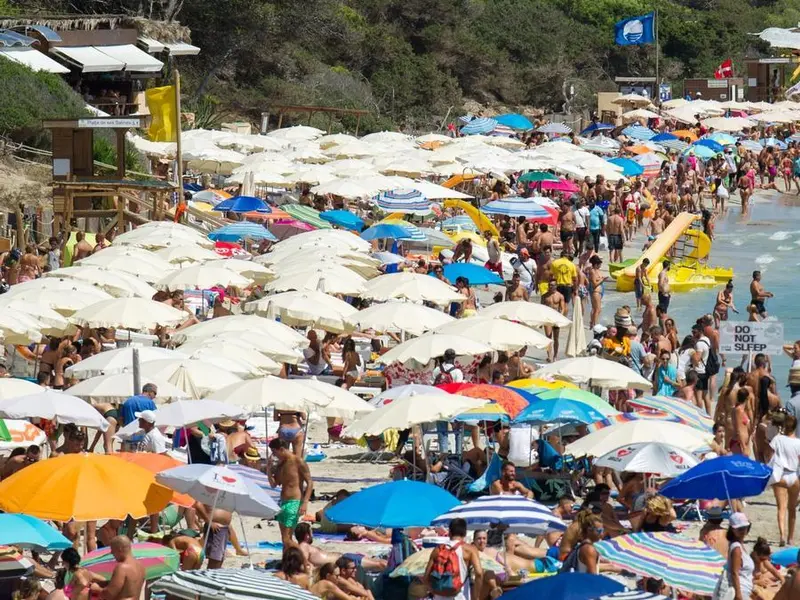 Ibiza, el destino turístico más masificado de España, sufre graves consecuencias ambientales