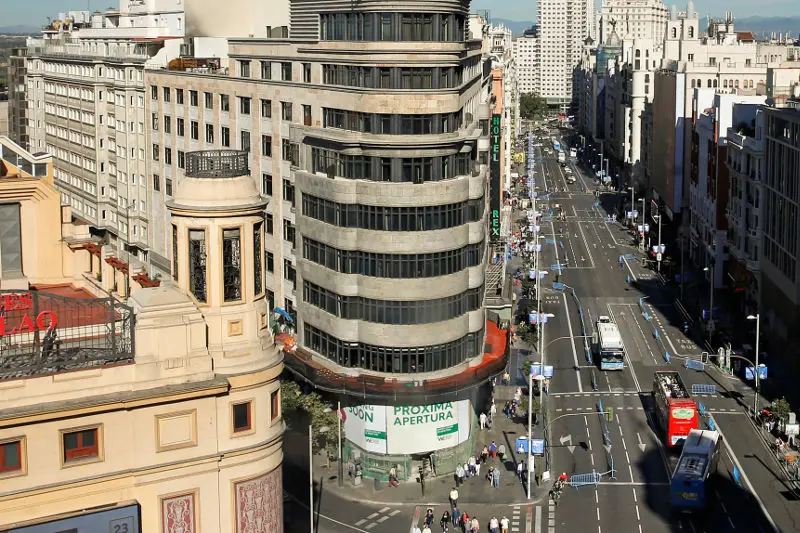 Edificios 'vivos' que generan energía y reducen residuos: una propuesta innovadora