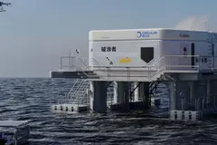 RHINOSHIELD invierte 2 millones en una plataforma flotante para recoger plástico del océano
