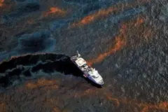 Derrame de Pemex en el golfo de México reaviva preocupaciones ambientales y gestión inadecuada