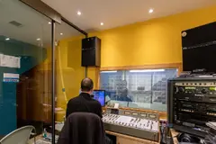 El PSOE denuncia fraccionamiento ilegal de contratos de radio en Oleiros