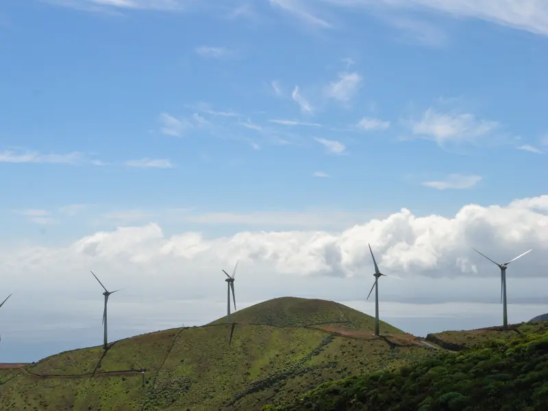Galp adquiere 17 parques eólicos en España por 320 millones para diversificar su energía