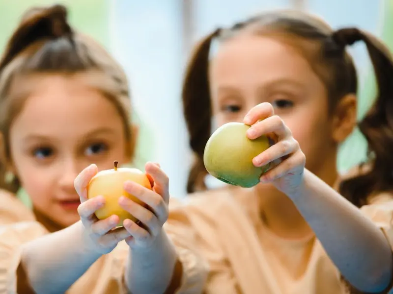 Nuevos menús saludables para escuelas infantiles: más fruta y menos ultraprocesados