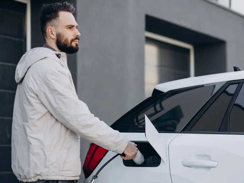 La compra de coches eléctricos en España: una brecha social y ambiental significativa