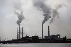 ONG denuncia que la Comisión Europea acelera permisos de infraestructuras contaminantes