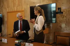 Nicholas Stern aboga por la aceleración de la transición energética en España