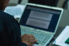 Adopción de gemelos digitales en empresas españolas para mejorar eficiencia y sostenibilidad