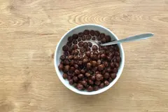 AESAN alerta sobre cereales de chocolate contaminados con aluminio en España