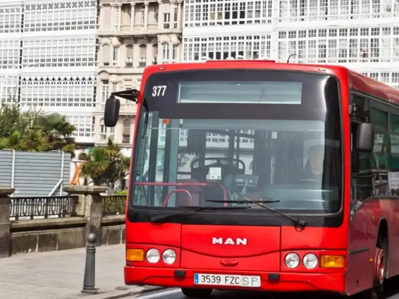 Oleiros denuncia a la Xunta por frenar la ampliación del autobús urbano a Santa Cristina