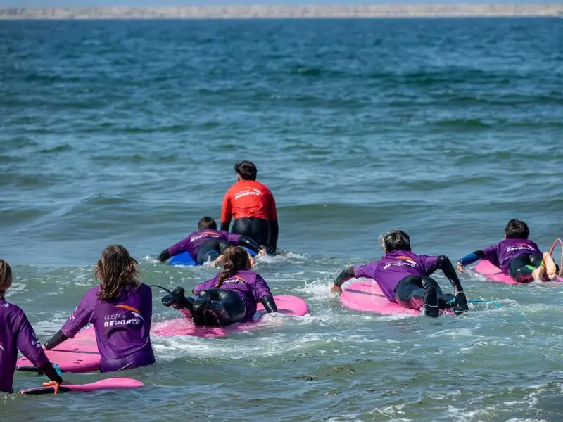 Abre el plazo de inscripción para la Escuela Municipal de Surf en Oleiros