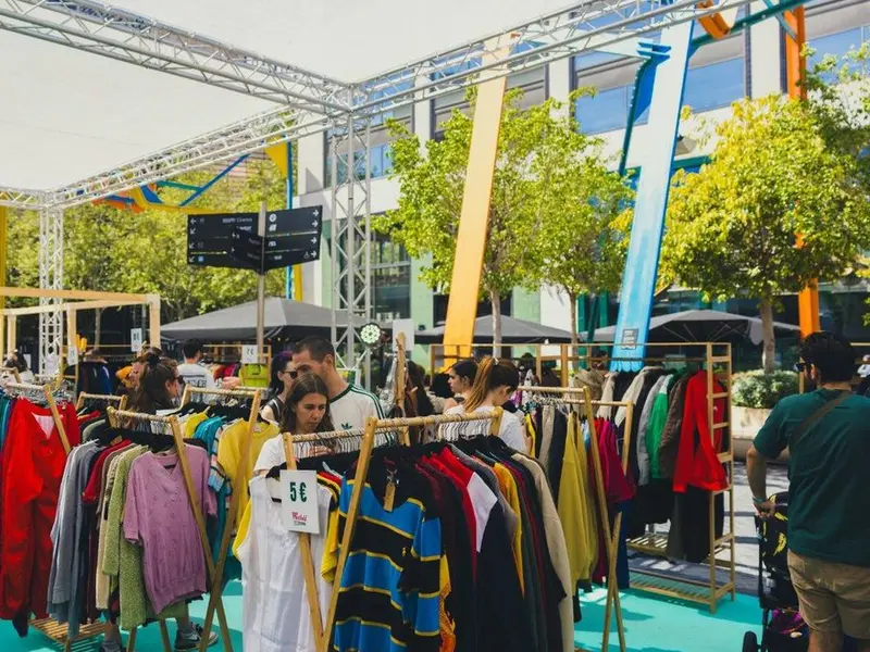 Mercadillo sostenible en Barcelona con influencers y moda circular este fin de semana
