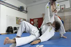 El Judo Club Coruña enseña Jiu-Jitsu en Oleiros para combatir el acoso escolar