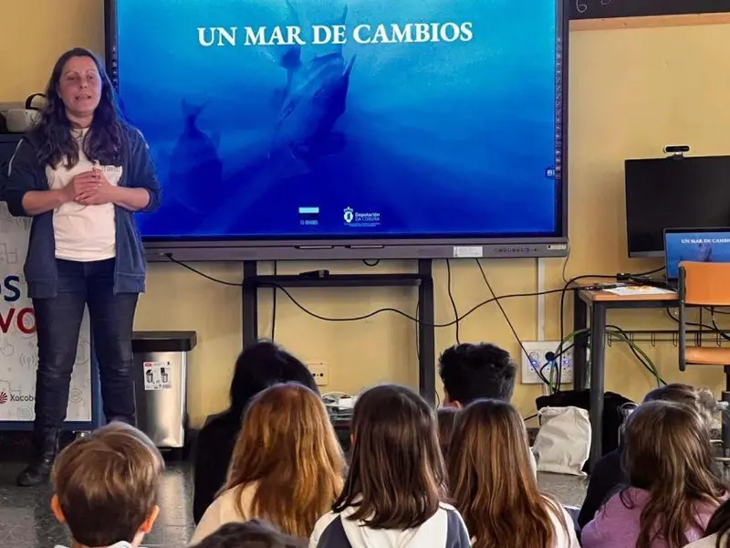 La Diputación fomenta el respeto por los océanos entre los jóvenes de Oleiros