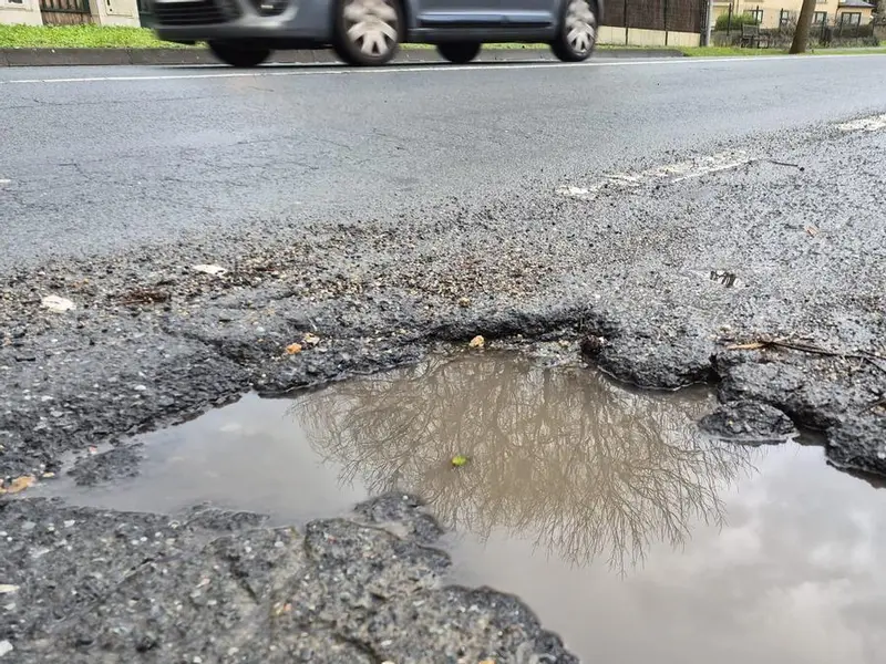 Oleiros denuncia el peligro en carreteras por abandono de la Xunta