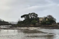La Xunta exige más datos para clasificar la playa de Santa Cruz como apta para el baño