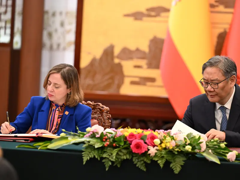 España y China firman acuerdos para impulsar la inversión sostenible y comercio bilateral