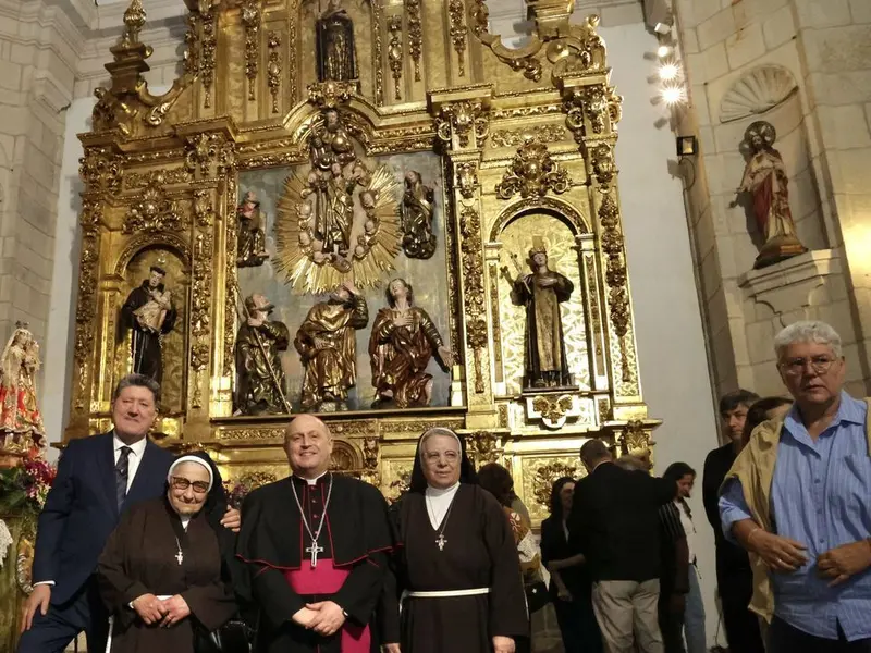 Regreso del retablo de las Capuchinas a su iglesia original en La Coruña