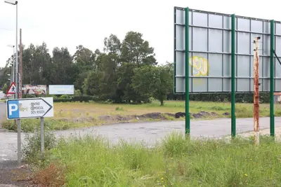 Zonas verdes y áreas de juegos en la nueva urbanización de Os Regos