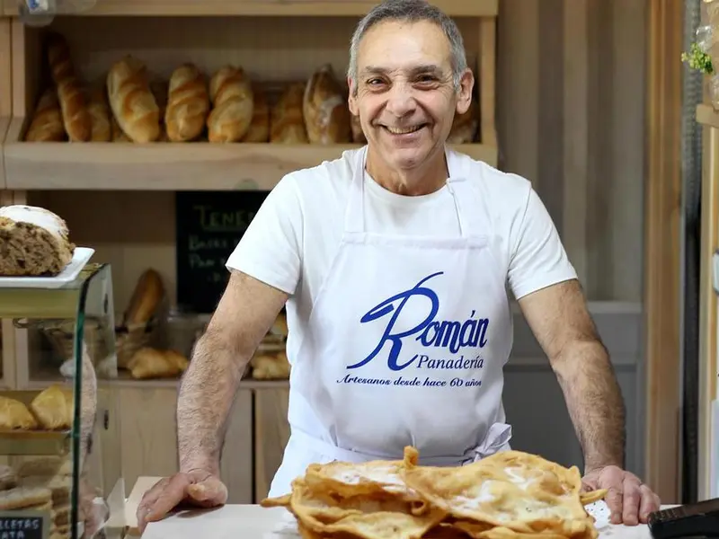 Las tradicionales orejas de carnaval, un dulce familiar de Oleiros