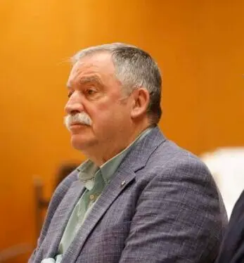 El alcalde de Oleiros justifica su bronca con una agente de la Policía Local