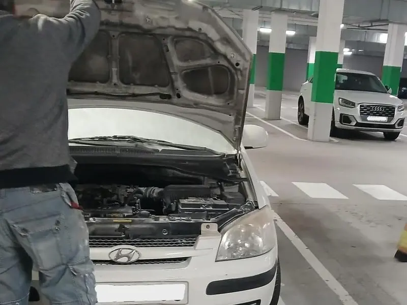 Sofocado un incendio en el parking de Mercadona en Oleiros