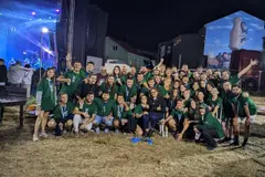 Las fiestas de Santa Cruz en Oleiros comienzan con un emotivo adiós a la comisión organizadora