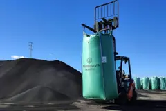 Barcelona utilizará biochar de huesos de aceituna para asfaltar calles y reducir emisiones