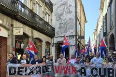 Ángel García Seoane participa en manifestación en apoyo a Cuba en Santiago