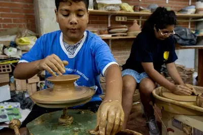Abren inscripciones para talleres de teatro, pintura, alfarería y actividades infantiles en Oleiros