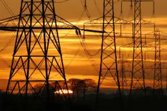 El Gobierno insta a la CEOE a presentar una propuesta fiscal sobre la electricidad