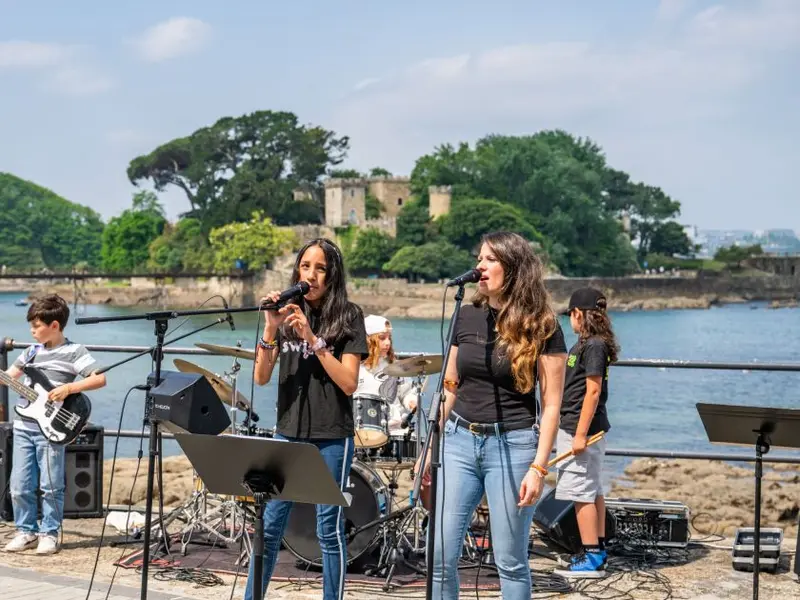 Santa Cruz se llena de música este domingo con 13 actuaciones de la Escuela Municipal de Oleiros