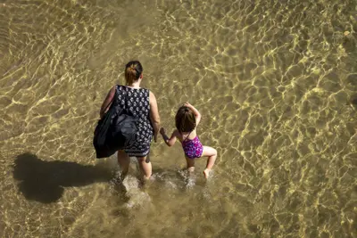 Calidad del agua de baño en España es buena en playas pero deficiente en ríos y lagos