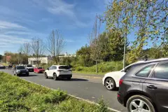 Oleiros solicitará la ampliación de la calzada y la construcción de aceras hacia Iñás