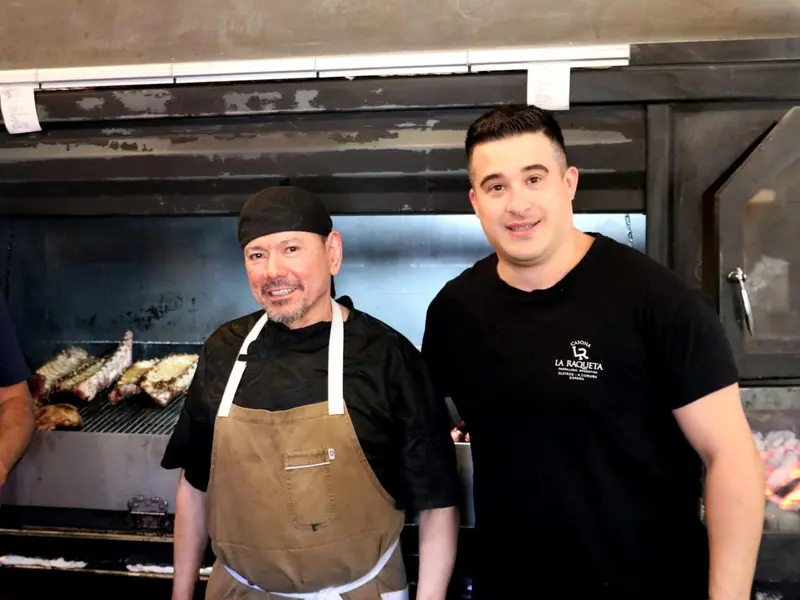 La Raqueta: 25 años de tradición argentina en Oleiros